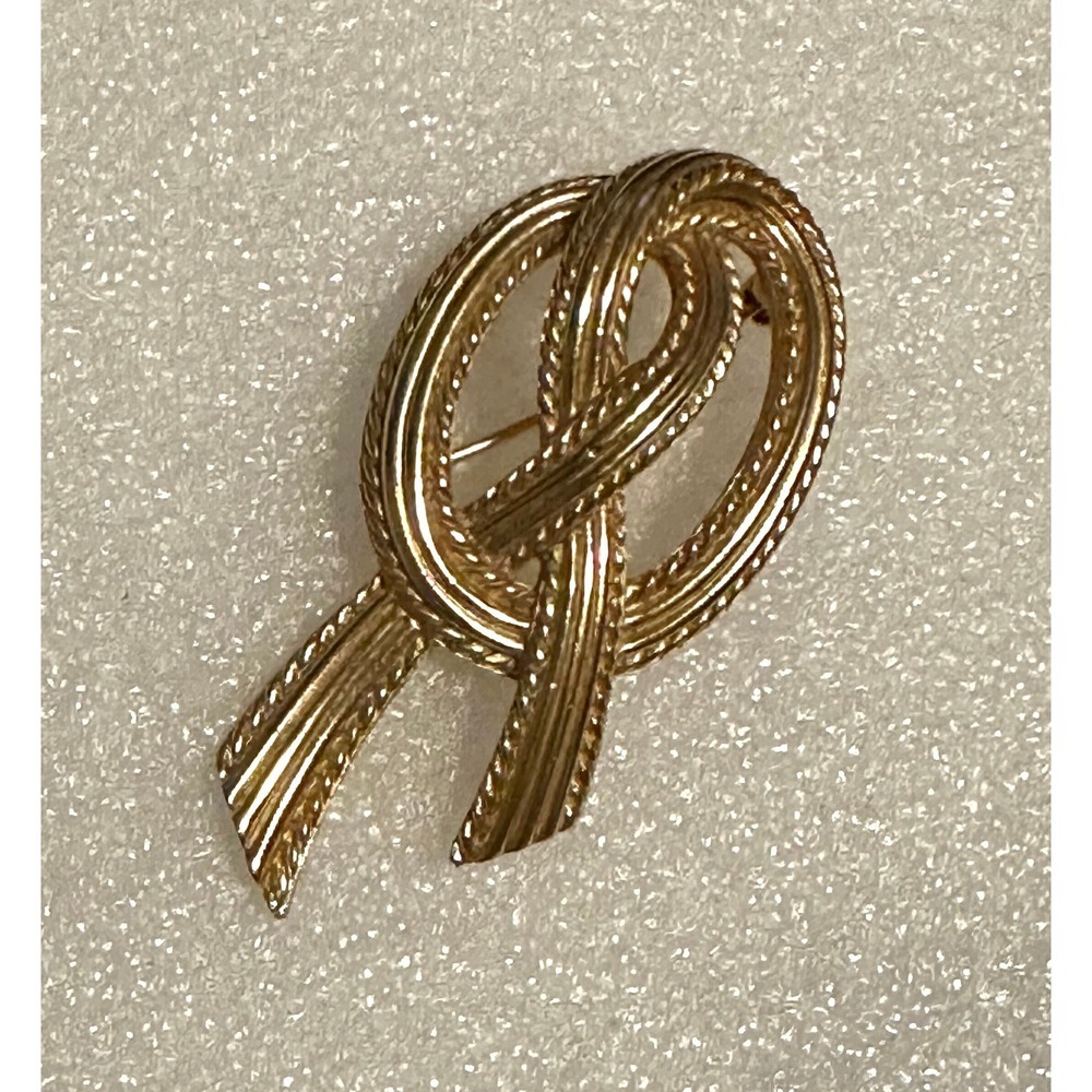 Vintage Trifari Gold Tone Ribbon Knot Pin